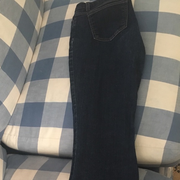 DKNY Jeans - Picture 4 of 5